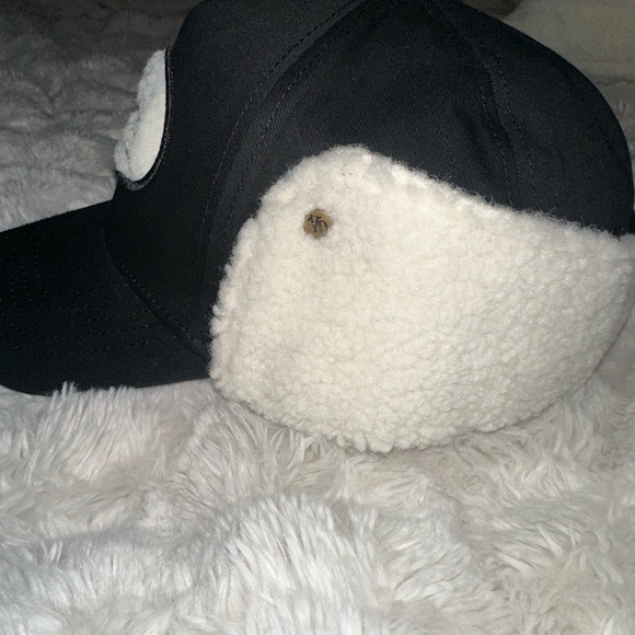 Von Dutch Black and White Logo Cap - Picture 4 of 8